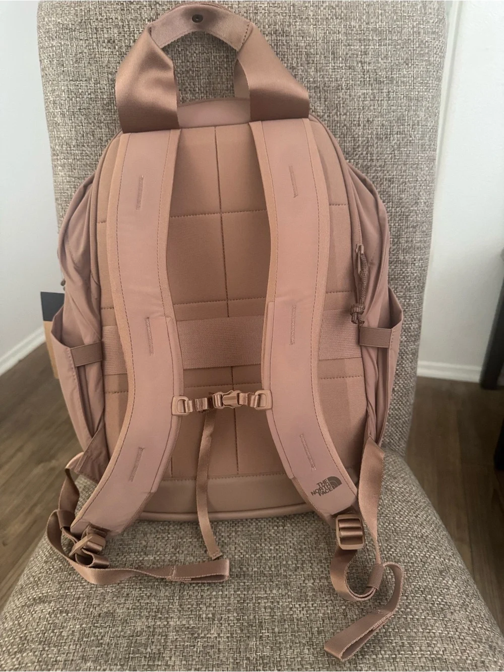 BRAND NEW THE NORTHFACE NEVER STOP DAYPACK BACKPACK IN COLOR LATTE